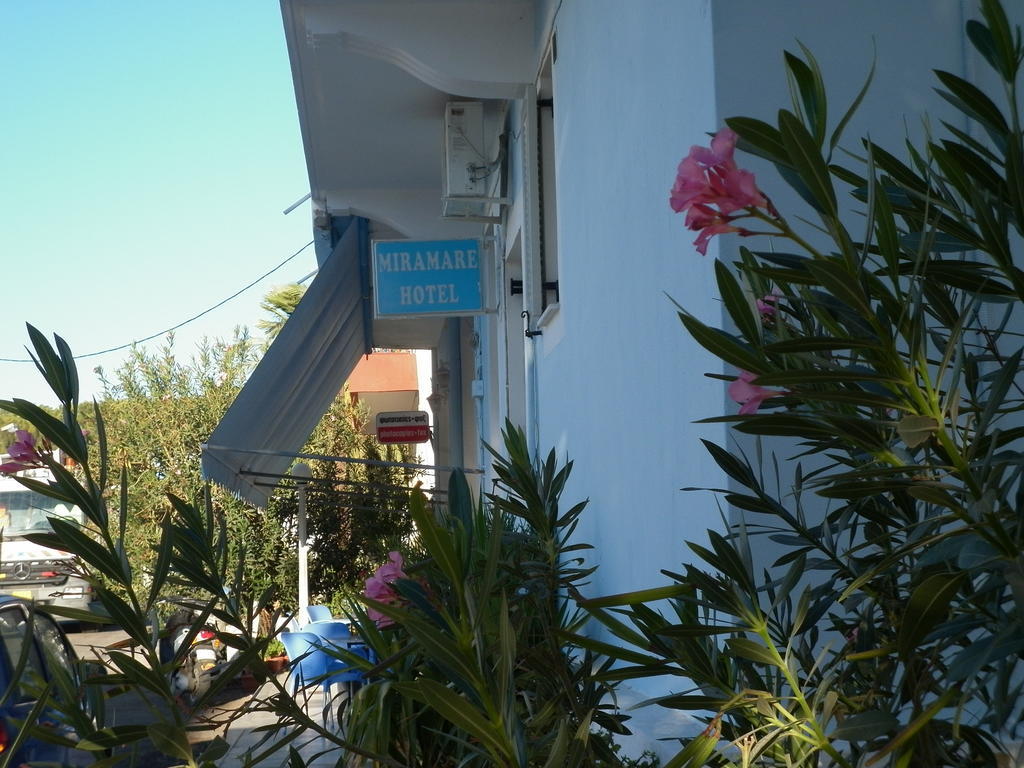 Miramare Hotel Lakkíon Buitenkant foto